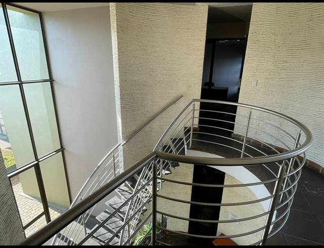 BUSINESS PROPERTY TO RENT IN ELDORAIGNE